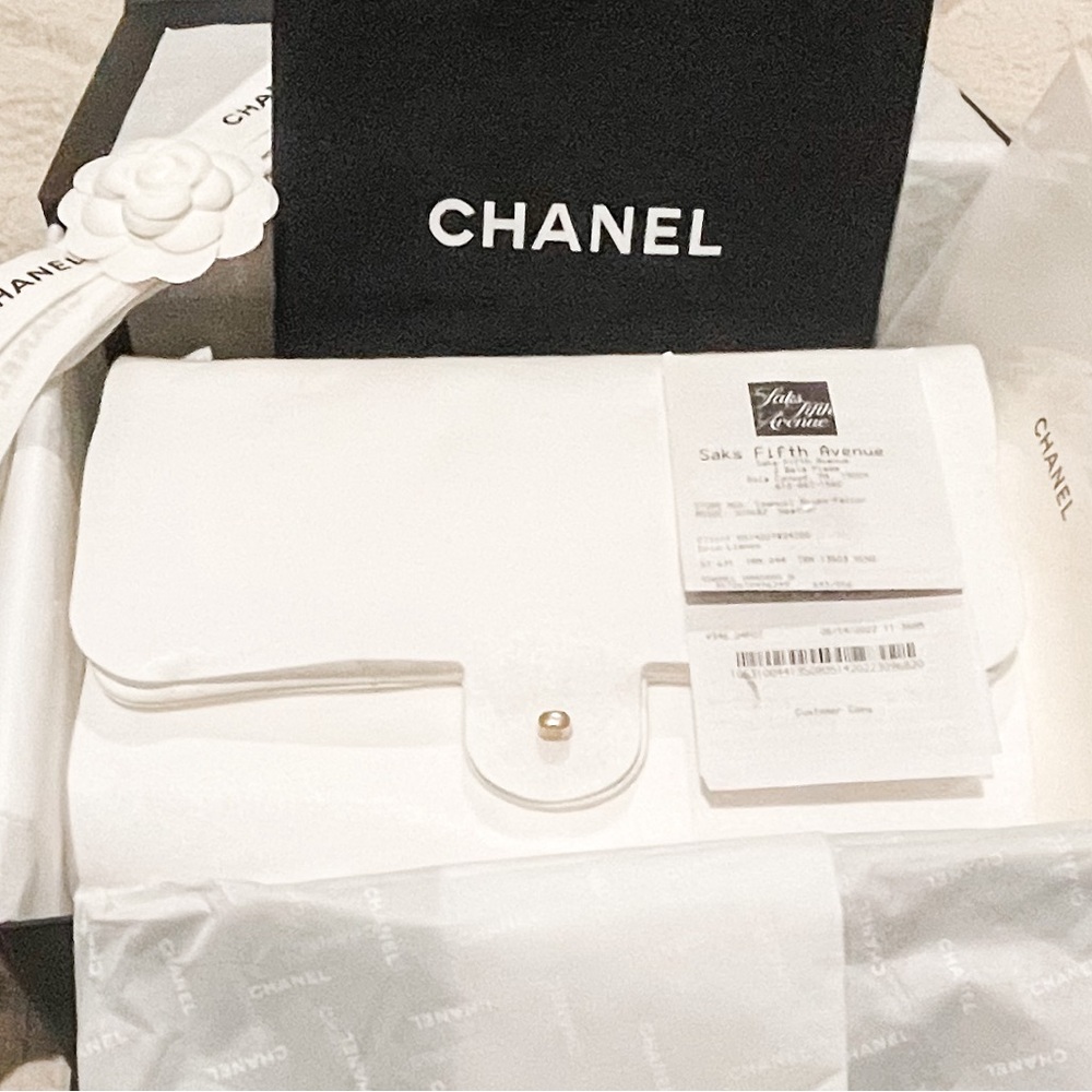 💸 SOLD - CHANEL Funkytown Small - White w/ GHW